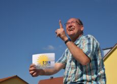 Sepp Keil mit Logo d´Sun scheint schee